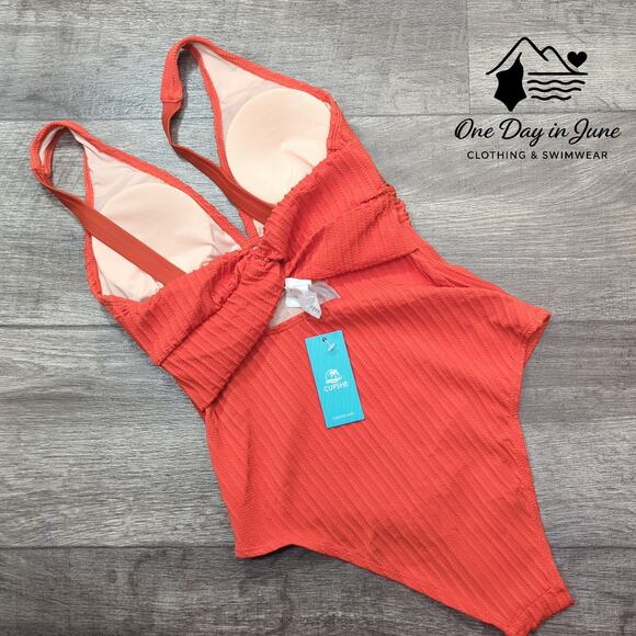 Cupshe Textured Twist Back One Piece Swimsuit Size S - Picture 7 of 7